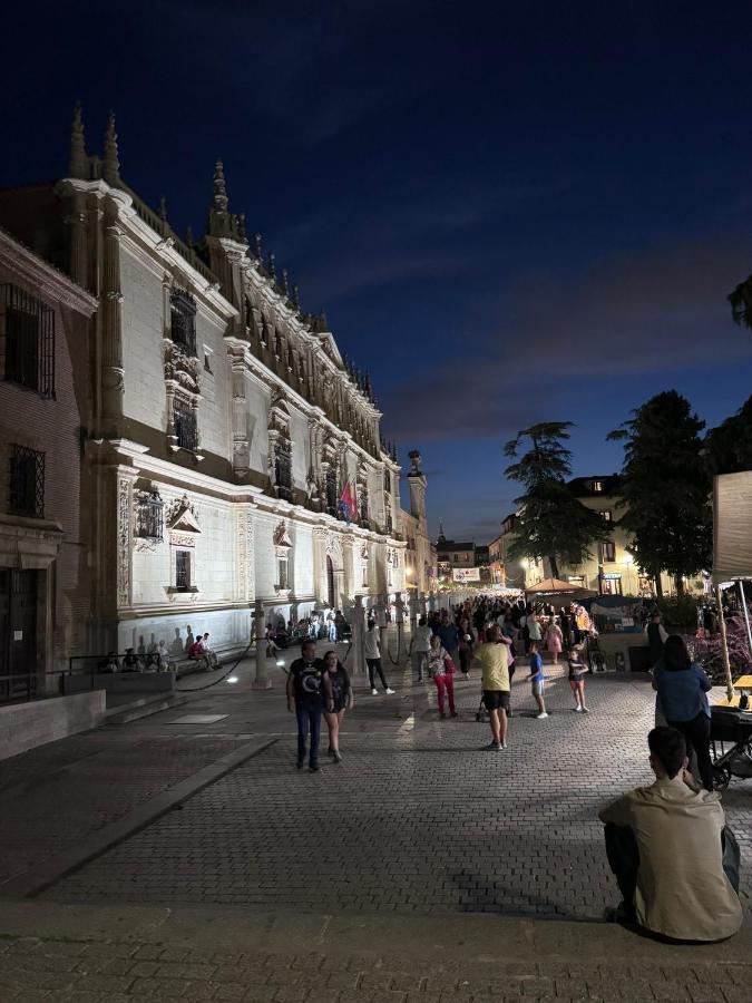 Sonar En La Plaza Cervantes 1 الكالا ذي إِناريس المظهر الخارجي الصورة