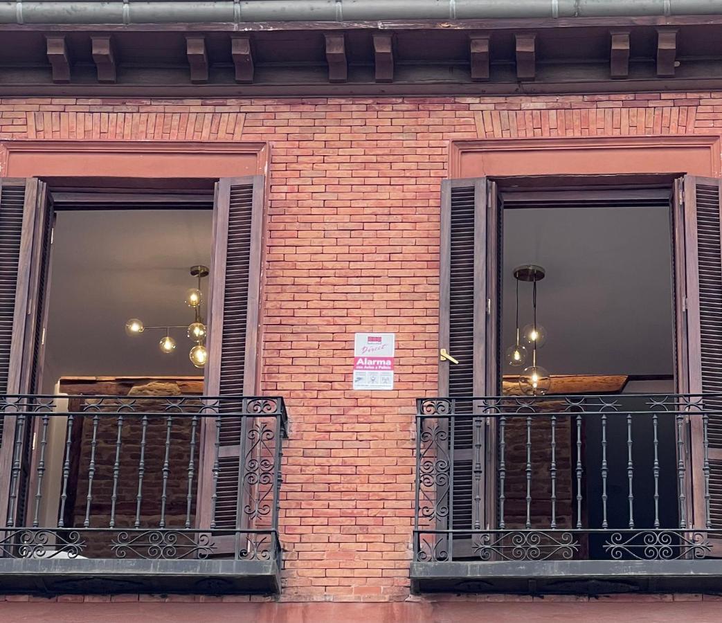 Sonar En La Plaza Cervantes 1 الكالا ذي إِناريس المظهر الخارجي الصورة